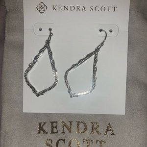 New Kendra Scott silver Sophia earrings!